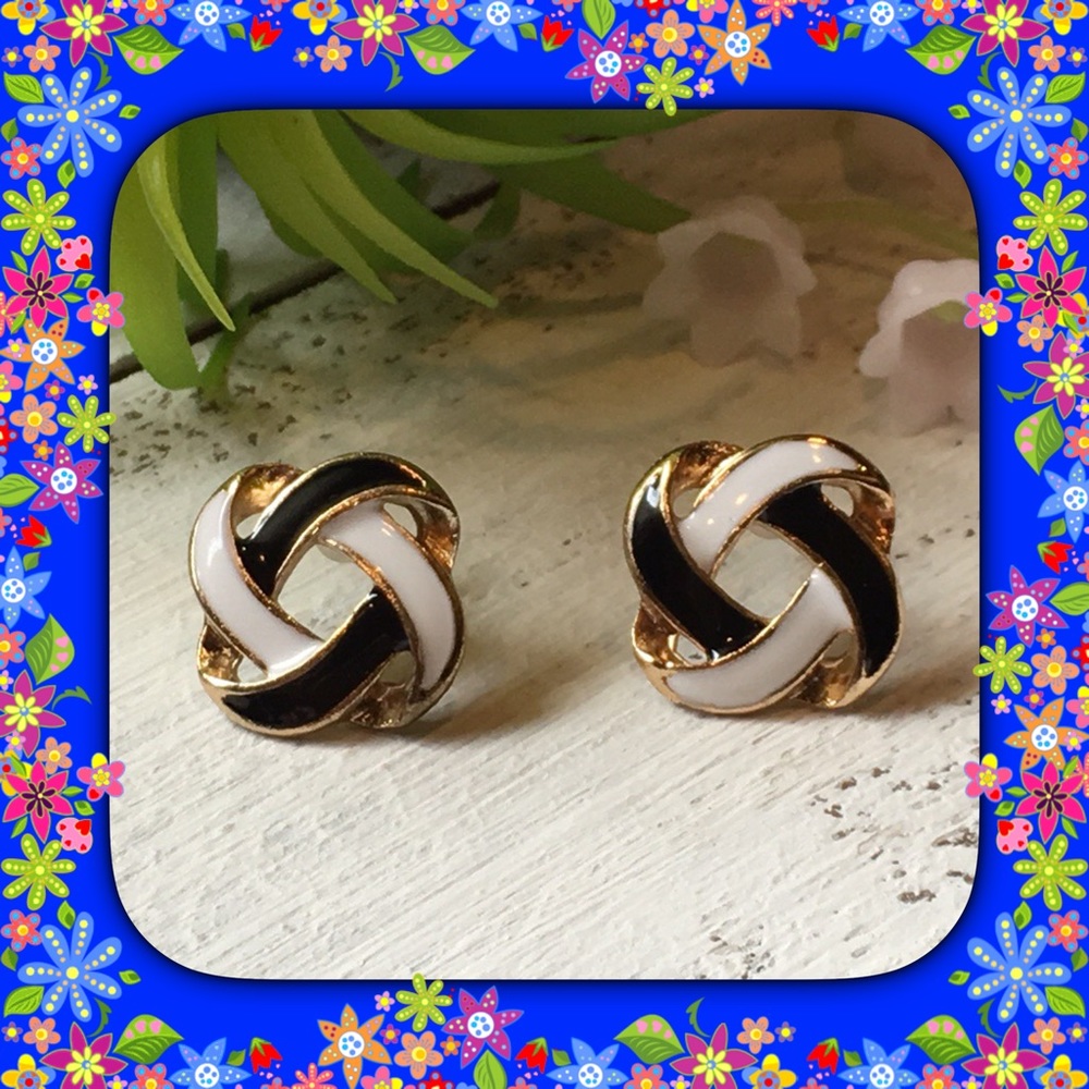 BLACK AND WHITE SWIRL EARRINGS (E5) - Picture 4 of 8